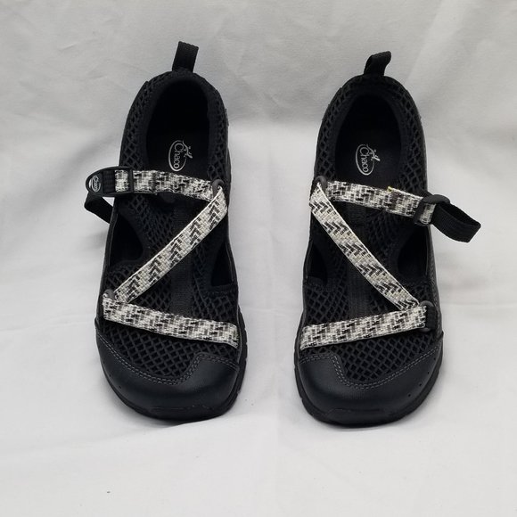 Chaco Kids Size 3 Hiking Performance Footwear - Picture 1 of 5